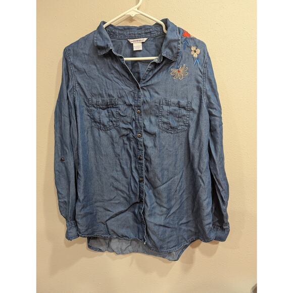 Chambray blouse w/metallic buttons, roll tab sleeves & floral embroidery Large - Picture 1 of 9